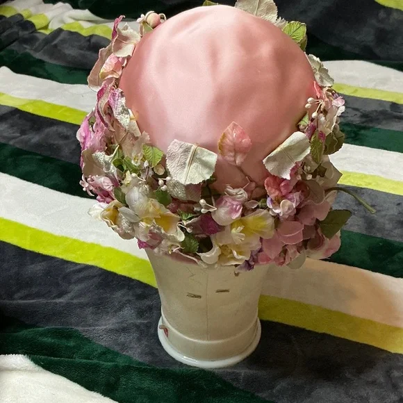 Vintage 1950’s Christian Dior Pink Floral Hat - Picture 4 of 14